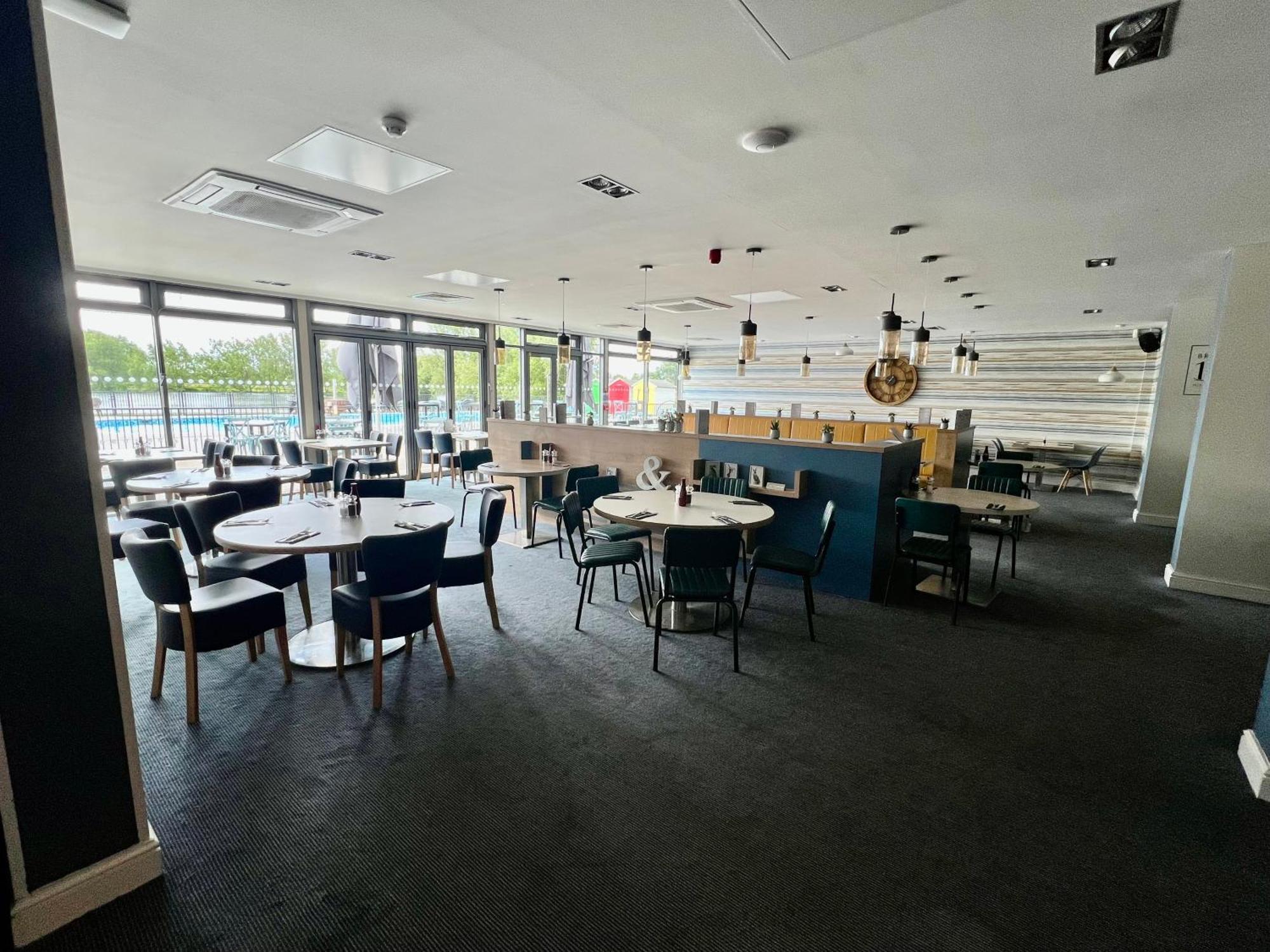 Wildflower, Premium Plus Hot Tub Lodge South Cerney Eksteriør billede